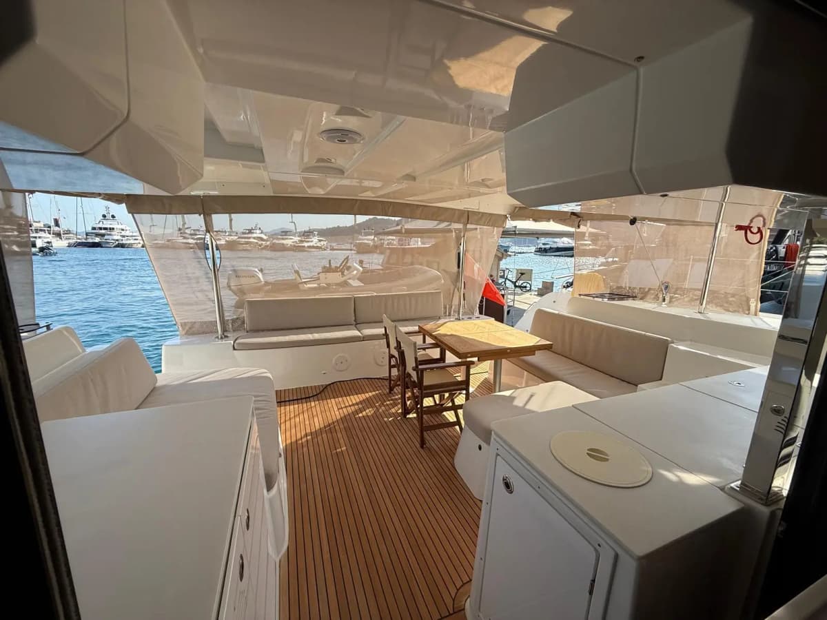 Lagoon 46 - 12